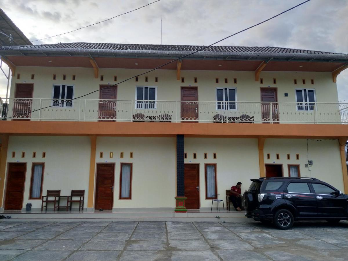 Hotel Penginapan Intan Bandara à Padang  Extérieur photo